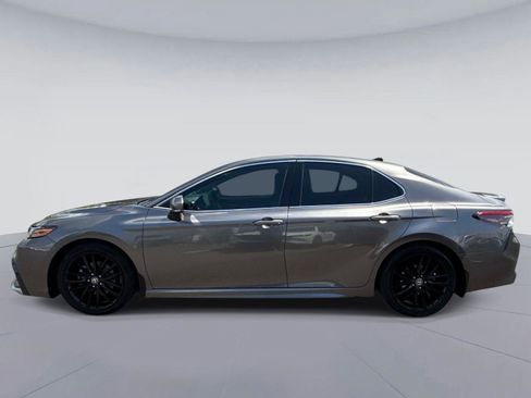 Used 2022 Toyota Camry XSE w/ Navigation Package FWD image 7
