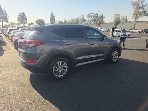 Used 2017 Hyundai Tucson SE w/ SE Popular Package 02 FWD image 6