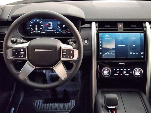 New 2026 Land Rover Discovery S image 26