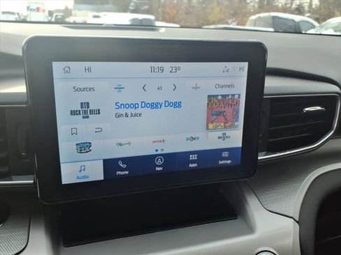 Certified 2022 Ford Explorer XLT w/ Equipment Group 202A image 22