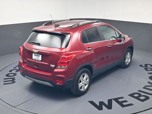 Used 2020 Chevrolet Trax LT w/ Driver Confidence Package image 34