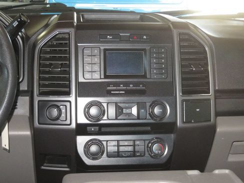 Used 2018 Ford F150 XLT AWD/4WD image 38