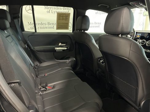 Used 2025 Mercedes-Benz GLB 250 GLB 250 image 21