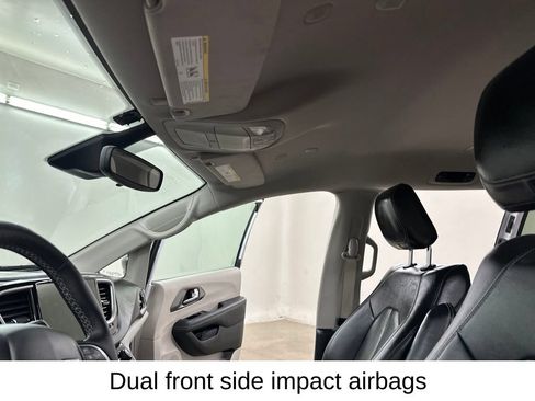 Used 2024 Chrysler Pacifica Touring-L FWD image 33