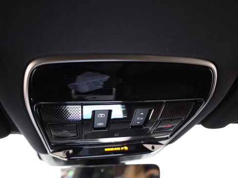 Used 2025 Land Rover Range Rover SE AWD/4WD image 31