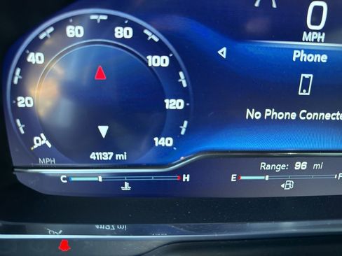 Used 2023 Chevrolet Suburban High Country w/ Premium Package image 9