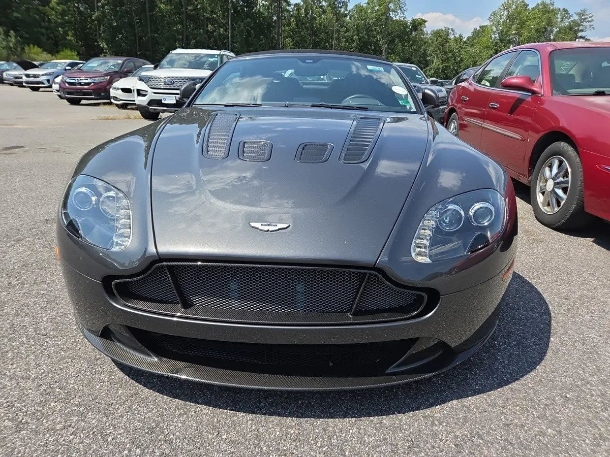 Used 2015 Aston Martin V12 Vantage S RWD image 4