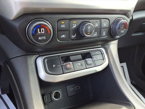 Certified 2023 GMC Acadia SLE FWD image 11
