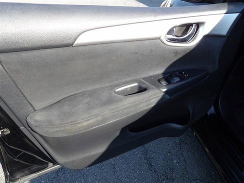 Used 2013 Nissan Sentra SR w/ Driver Pkg image 11