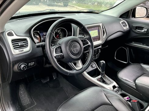 Used 2018 Jeep Compass Latitude w/ Popular Equipment Group image 17