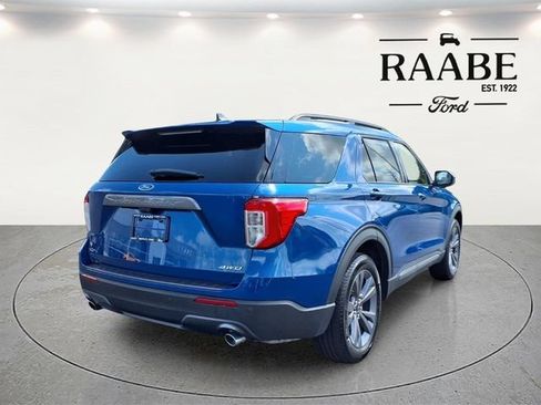 Used 2022 Ford Explorer XLT w/ Equipment Group 202A AWD/4WD image 7