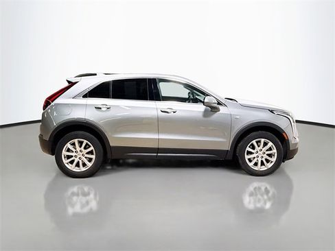 Used 2023 Cadillac XT4 Luxury w/ Cold Weather Package image 6