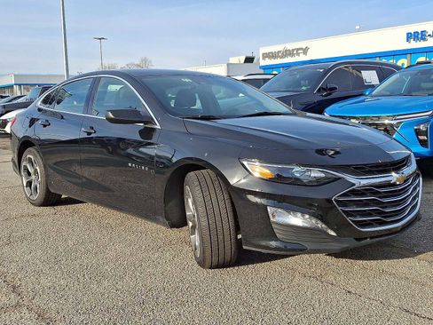 Used 2024 Chevrolet Malibu LT image 2