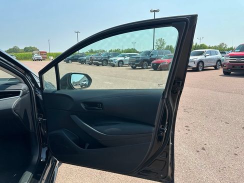 Used 2024 Toyota Corolla LE FWD image 28