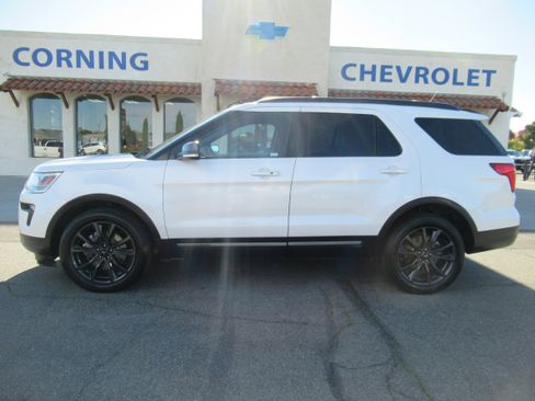 Used 2019 Ford Explorer XLT w/ Equipment Group 202A image 2