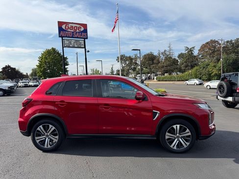 Used 2024 Mitsubishi Outlander Sport SE image 11
