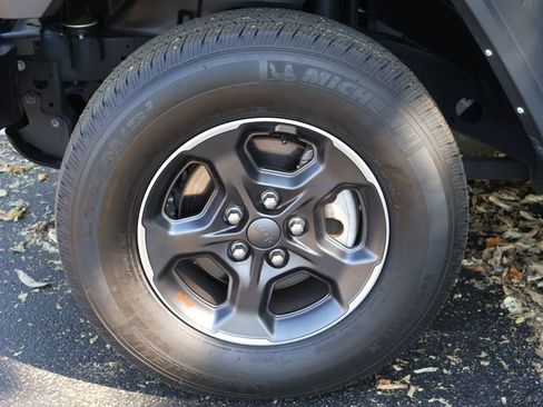 Used 2022 Jeep Wrangler Sport image 11