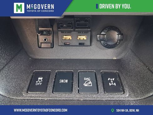 Used 2019 Toyota Highlander Plus AWD/4WD image 25