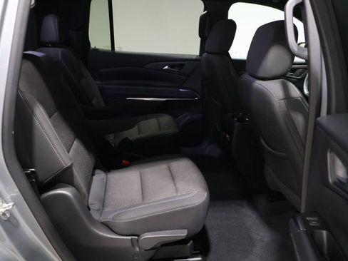 Used 2024 Chevrolet Traverse LT image 20