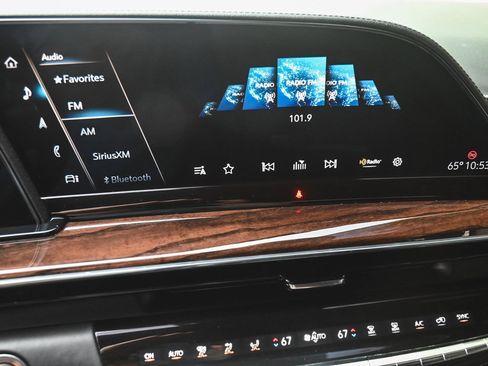 Used 2022 Cadillac Escalade Premium Luxury Platinum image 17