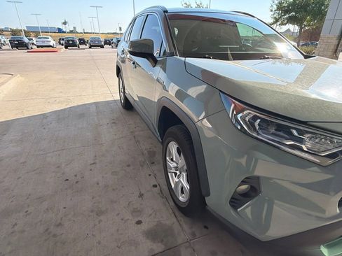 Used 2021 Toyota RAV4 XLE w/ Convenience Package AWD/4WD image 31