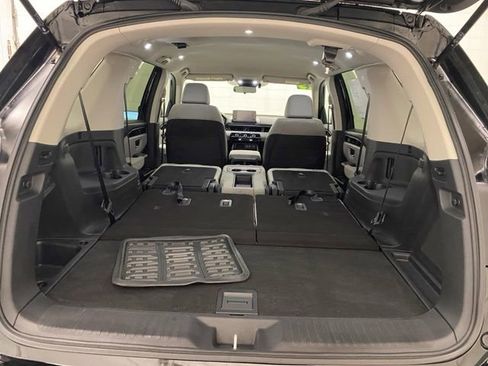 Used 2023 Honda Pilot LX image 25