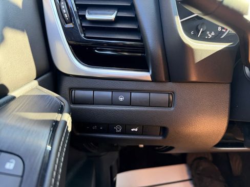 Used 2023 Nissan Rogue SL AWD/4WD image 36