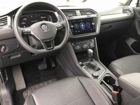Used 2020 Volkswagen Tiguan SEL AWD/4WD image 18
