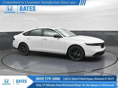 New 2025 Honda Accord SE image 1