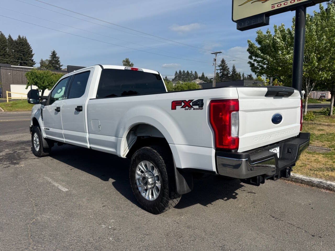 Used 2019 Ford F350 XLT w/ XLT Value Package AWD/4WD image 5