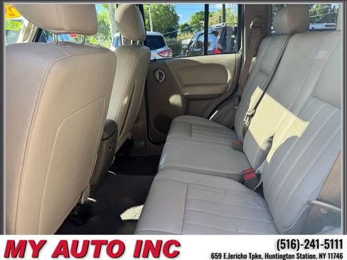 Used 2007 Jeep Liberty Limited AWD/4WD image 33