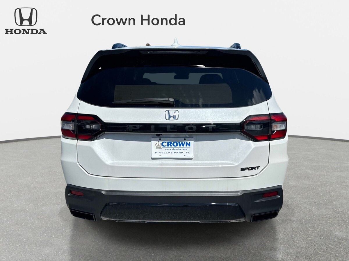 New 2026 Honda Pilot Sport image 6