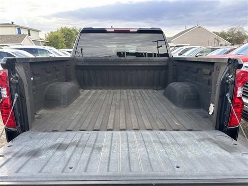 Used 2022 Chevrolet Silverado 1500 Custom Trail Boss w/ LPO, Dark Essentials Package image 10