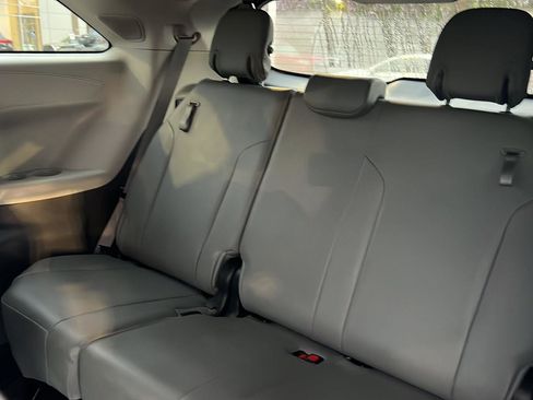 Certified 2022 Toyota Sienna XLE w/ XLE Plus Package image 12