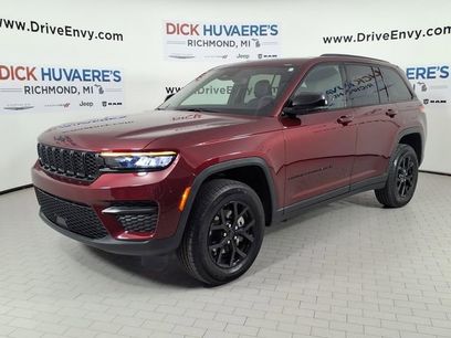 Used 2024 Jeep Grand Cherokee Altitude