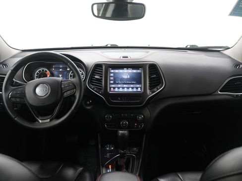 Used 2019 Jeep Cherokee Trailhawk w/ Cold Weather Group image 13