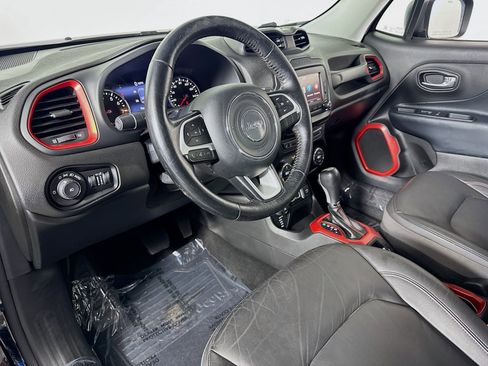 Used 2016 Jeep Renegade Trailhawk w/ Premium Trailhawk Package image 10