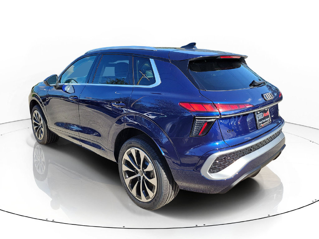 New 2026 Audi Q3 quattro 2.0T AWD/4WD image 3