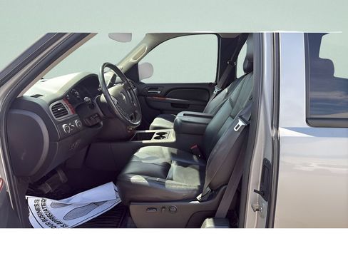 Used 2010 Chevrolet Silverado 1500 LTZ w/ Z71 Appearance Package AWD/4WD image 10