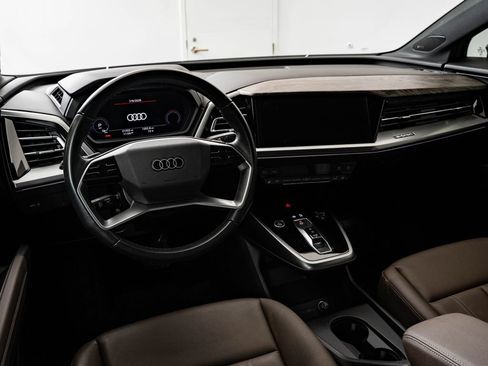 Used 2023 Audi Q4 e-tron Premium Plus w/ Premium Plus RWD image 4