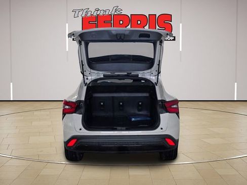 New 2026 Chevrolet Trax RS w/ Sunroof Package FWD image 5