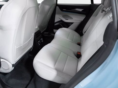 Certified 2026 Porsche Macan Electric RWD image 34