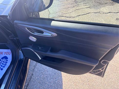 Used 2022 Alfa Romeo Giulia Veloce image 23