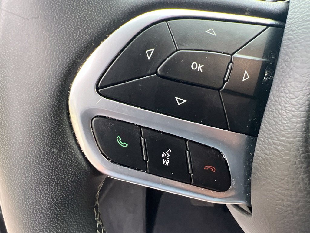 Used 2022 Chrysler Pacifica Touring-L w/ Uconnect Theater Family Group FWD image 40