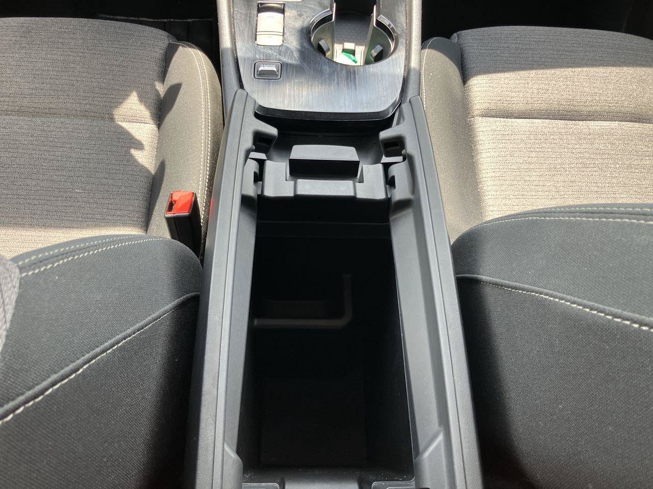Used 2022 Nissan Rogue SV FWD image 17