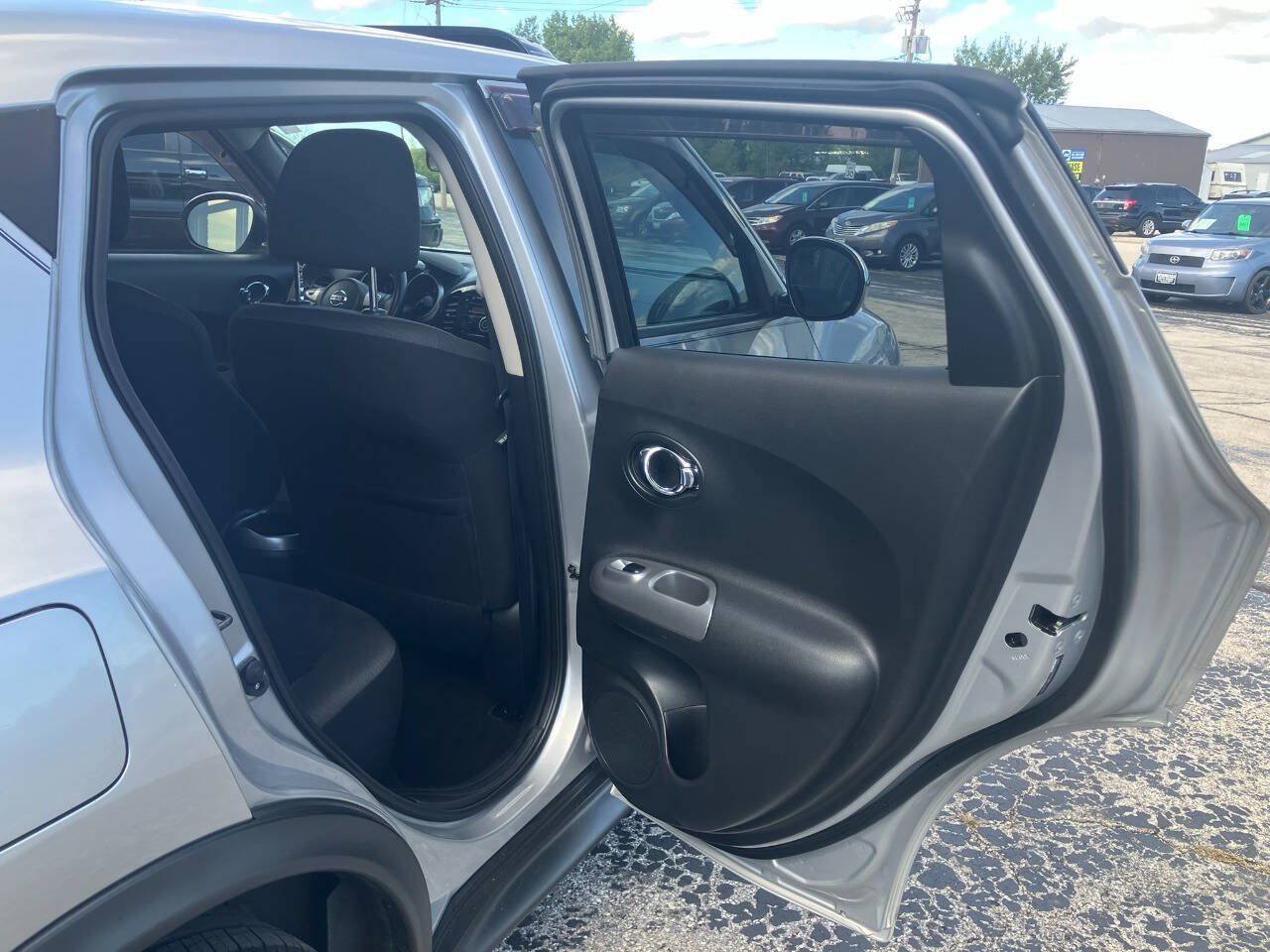 Used 2011 Nissan Juke SV AWD/4WD image 15