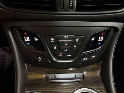 Used 2020 Buick Envision Essence FWD image 47