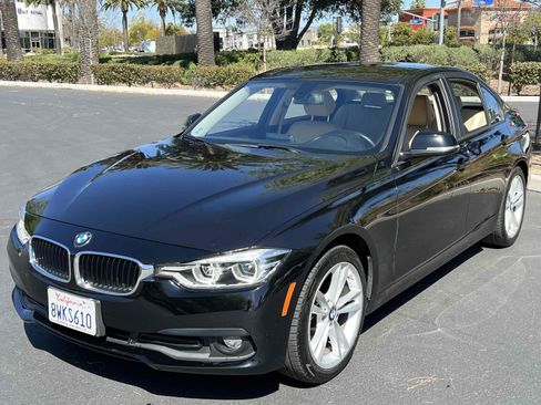Used 2018 BMW 320i Sedan image 10