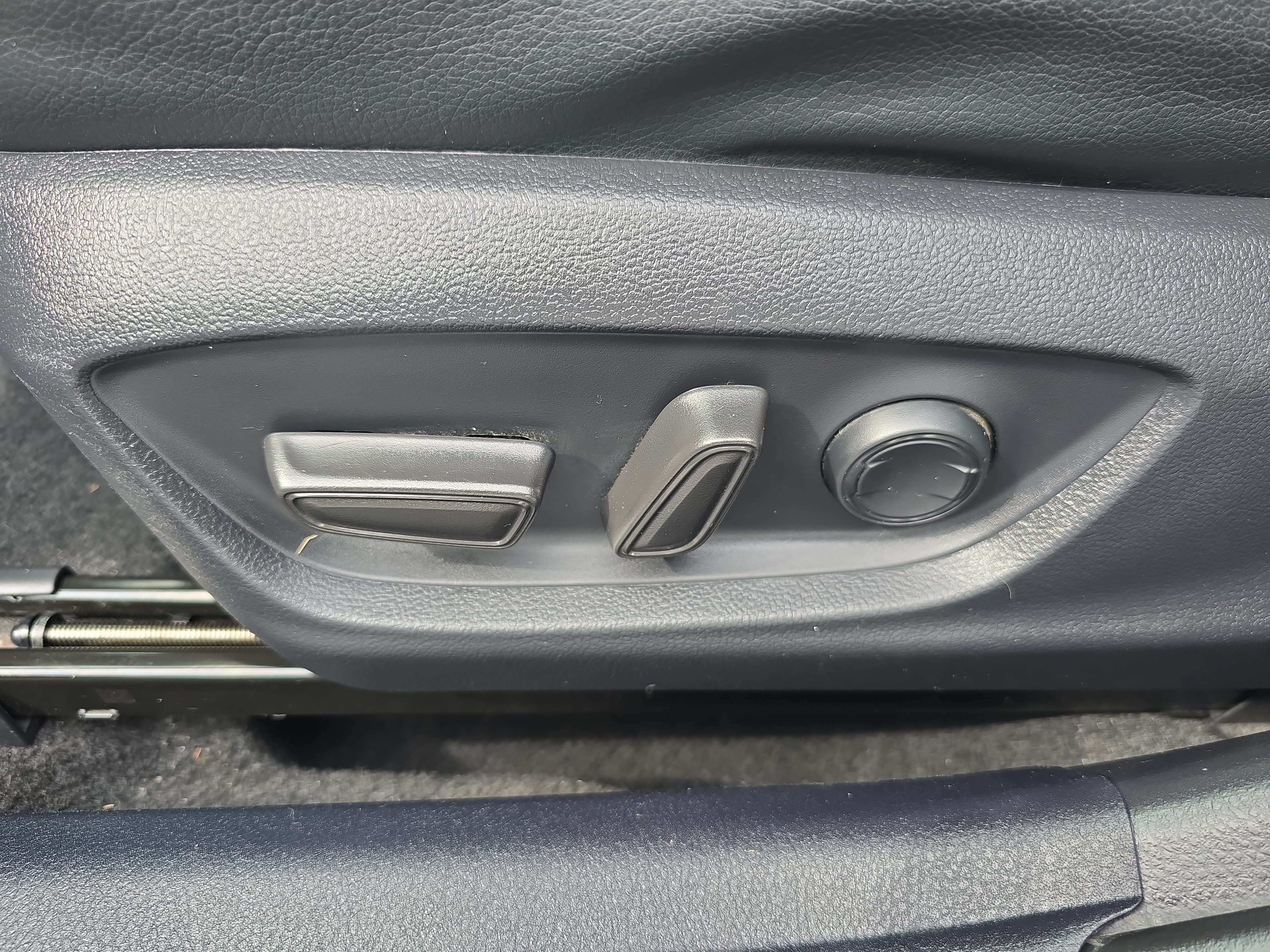 Used 2023 Toyota Camry SE FWD image 30