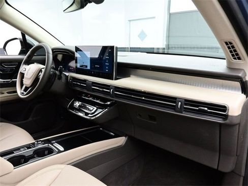 Used 2024 Lincoln Corsair FWD w/ Equipment Group 101A image 19